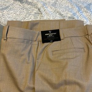 Brand new Worthington dress pants. Size 6p curvy fit.